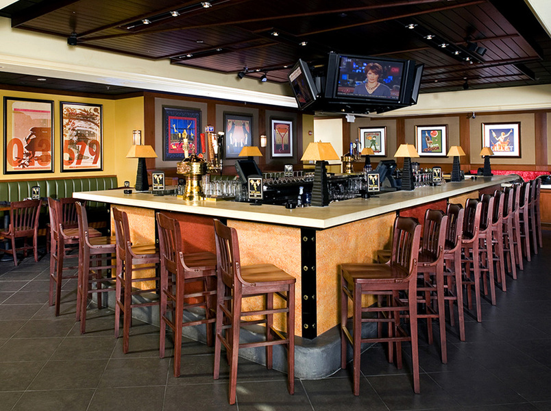 Houlihans / Crowne Plaza Dulles